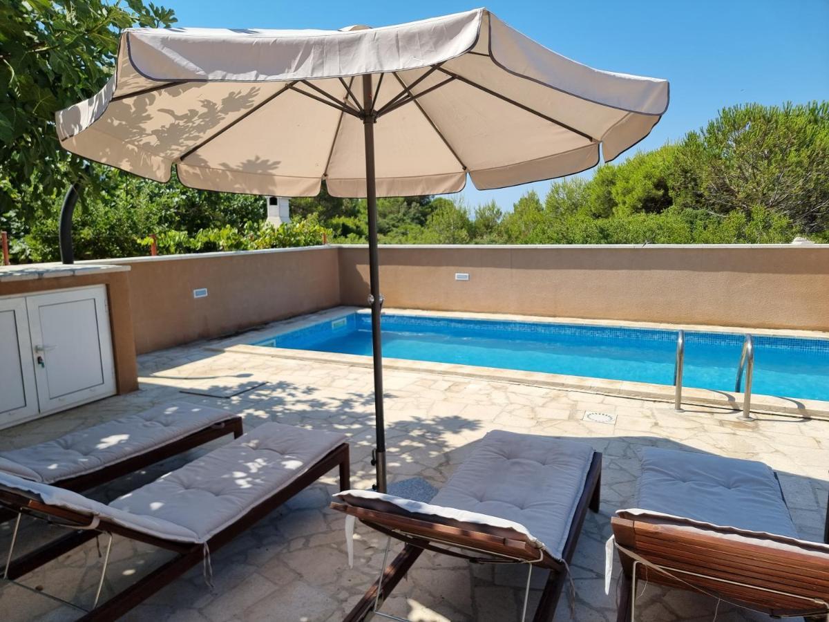 Apartments Bagic Vir Exterior foto